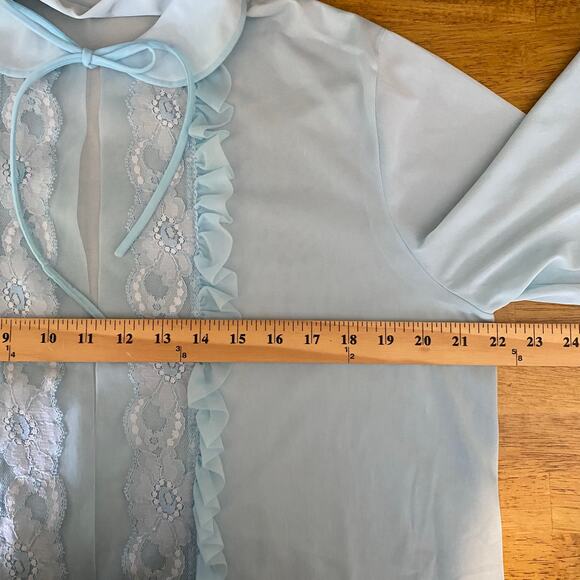 Vintage Women's Bed Jacket Medium Light Blue Ruffles Lace Trim Nylon Lingerie - Picture 11 of 12